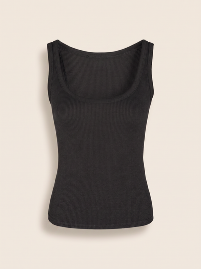 Basic-Top Lea in Schwarz – Vorderansicht